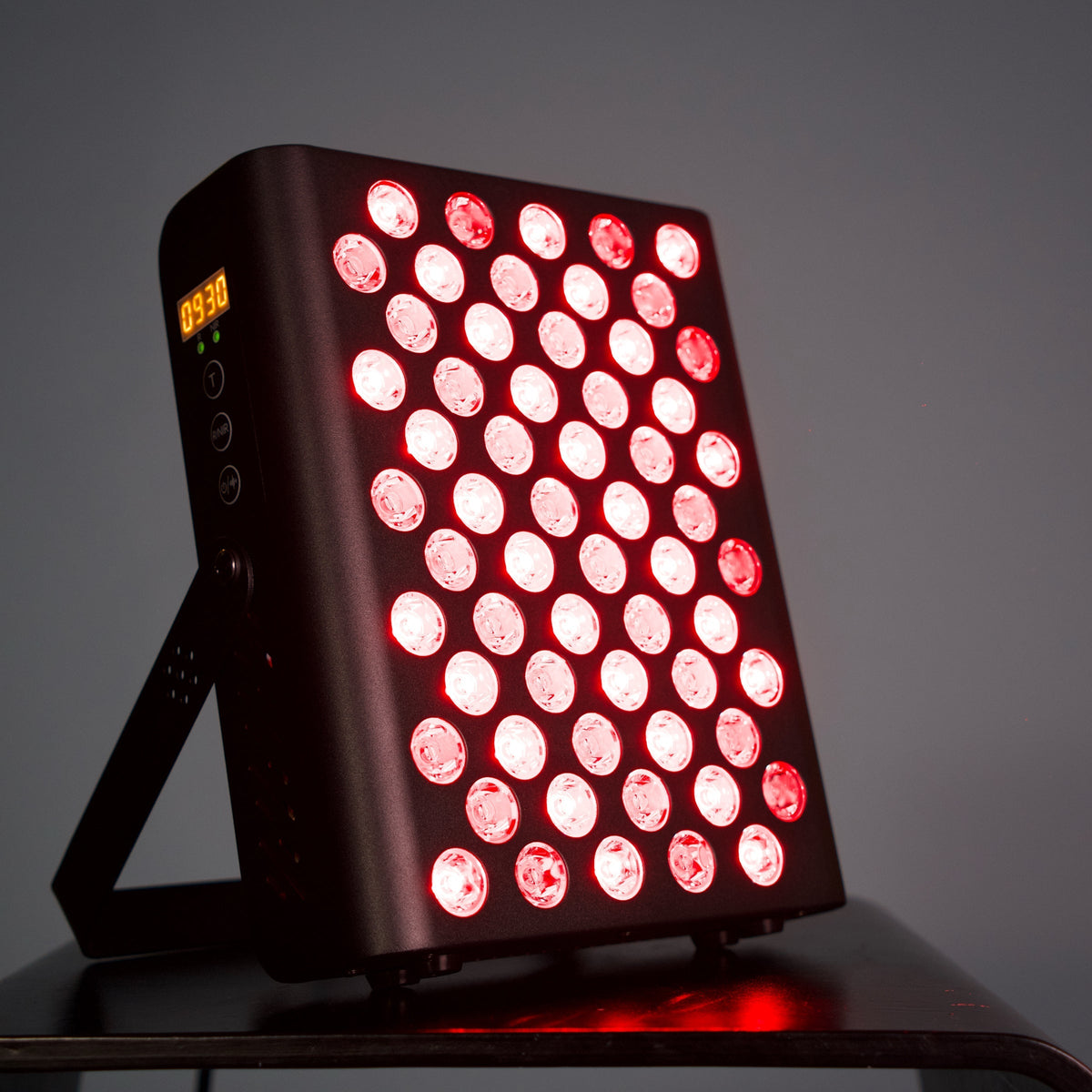 Resty MARS 400 red light panel switched on