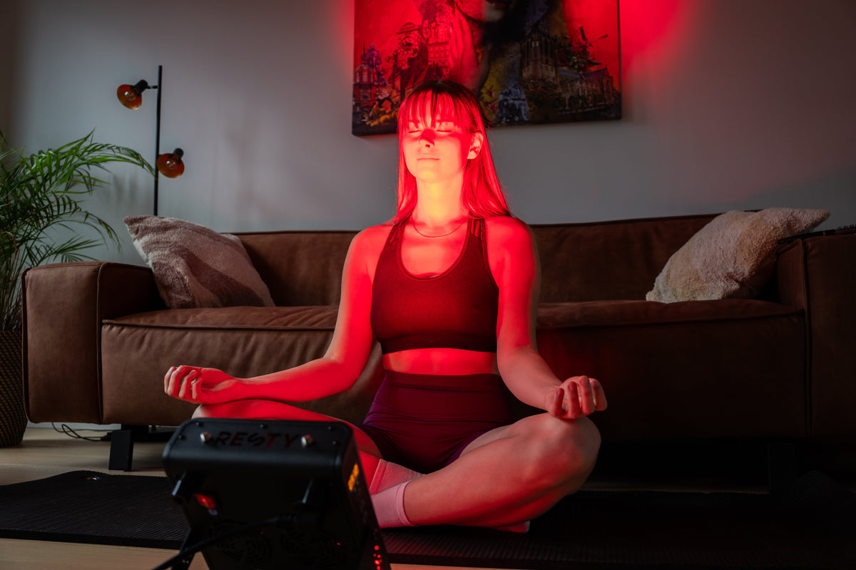 A quiet red light routine at home with the Resty MARS 400 panel